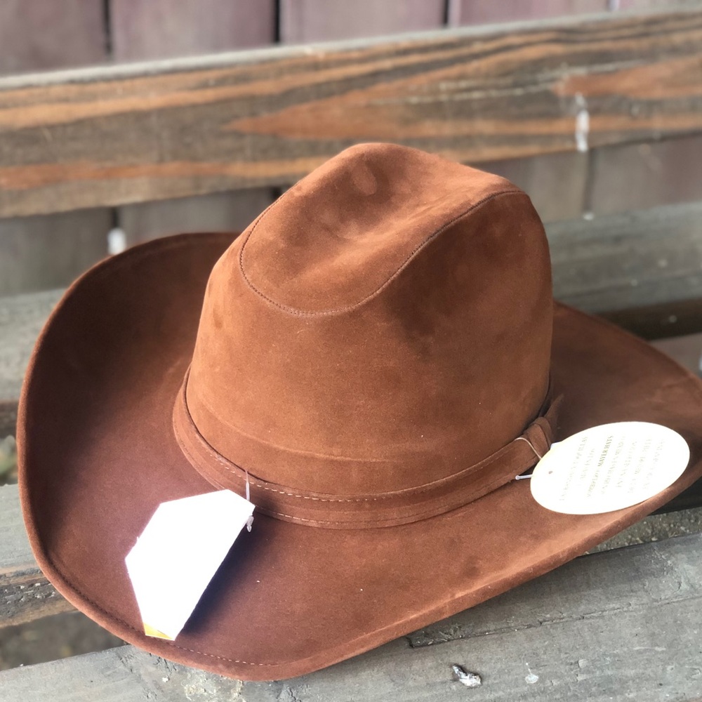 - Brown cowboy hat unisex